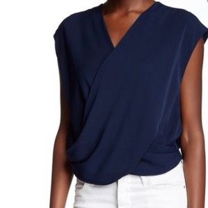 Sleeveless navy blue top